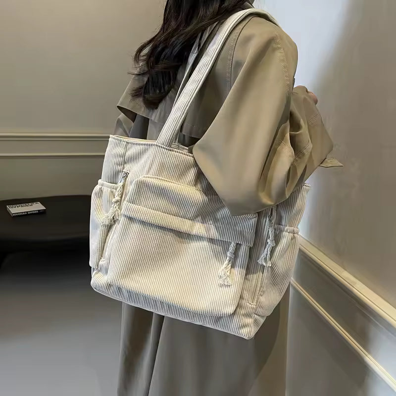 Valentina | Bolso de Pana con Múltiples Bolsillos